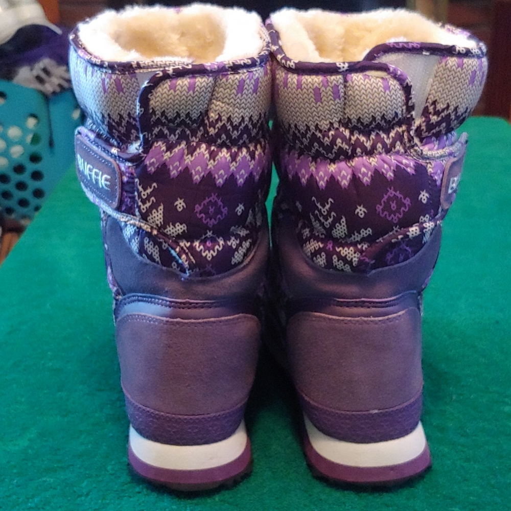 Snow Boots - Picture 3 of 7